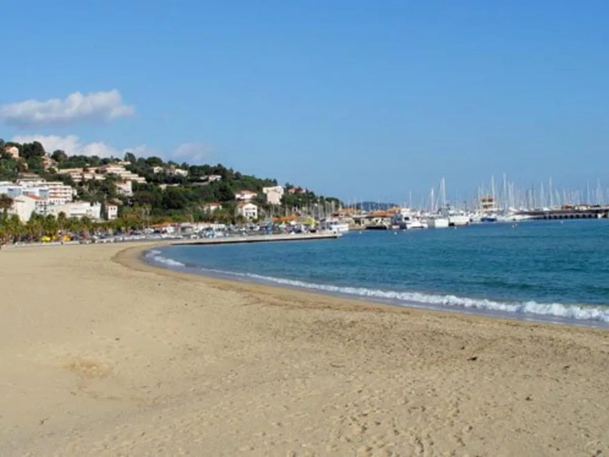 Studio 4 Pers A 500M De La Plage De Saint-Clair, 3 Etoiles, Parking Inclus, Menage Offert - Fr-1-251-398 Le Lavandou Apartment