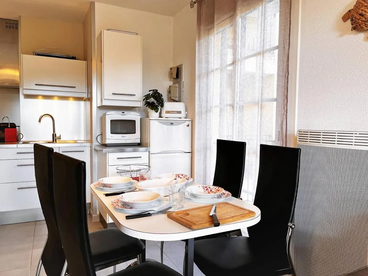 Studio 4 Pers A 500M De La Plage De Saint-Clair, 3 Etoiles, Parking Inclus, Menage Offert - Fr-1-251-398 Apartment Le Lavandou