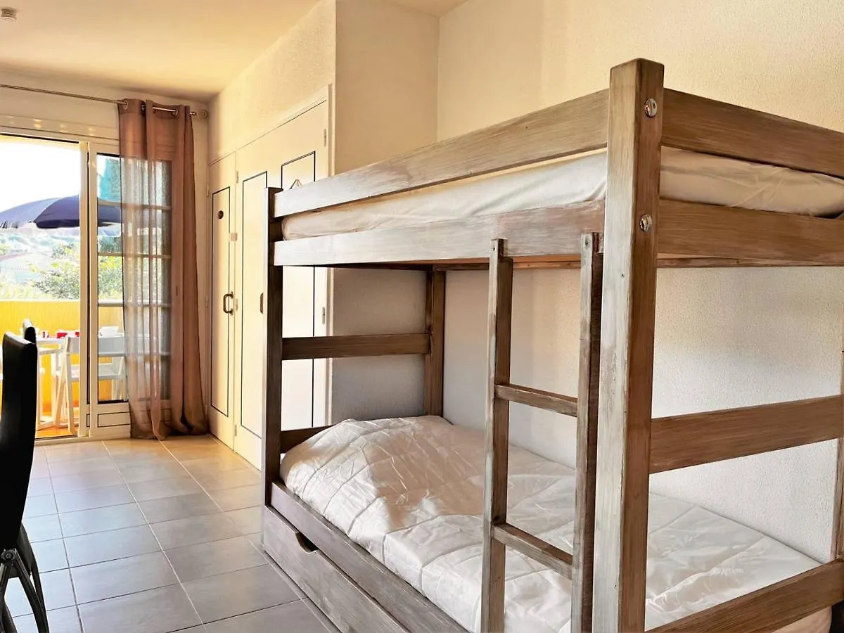 Apartment Studio 4 Pers A 500M De La Plage De Saint-Clair, 3 Etoiles, Parking Inclus, Menage Offert - Fr-1-251-398 Le Lavandou France